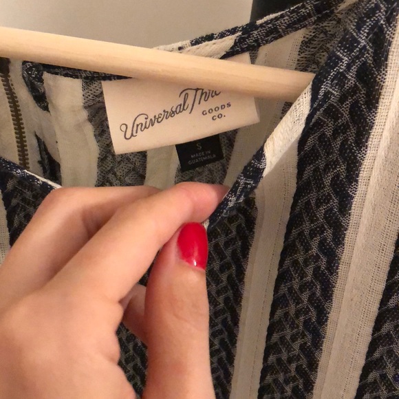 Universal Threads Romper - Picture 2 of 5